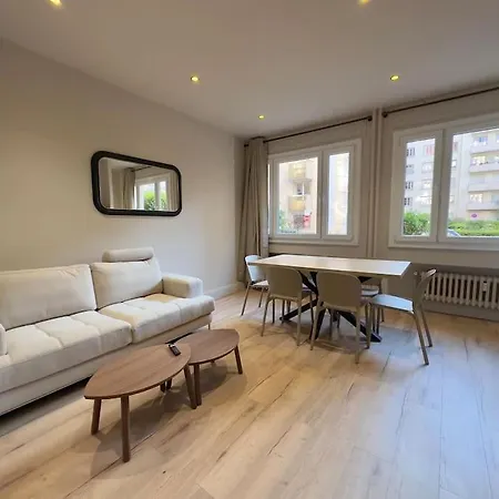 Joli 4 Pieces Tete D'or Apartment